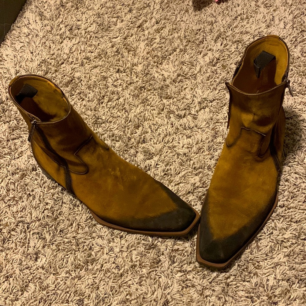 Mezlan suede ankle boot